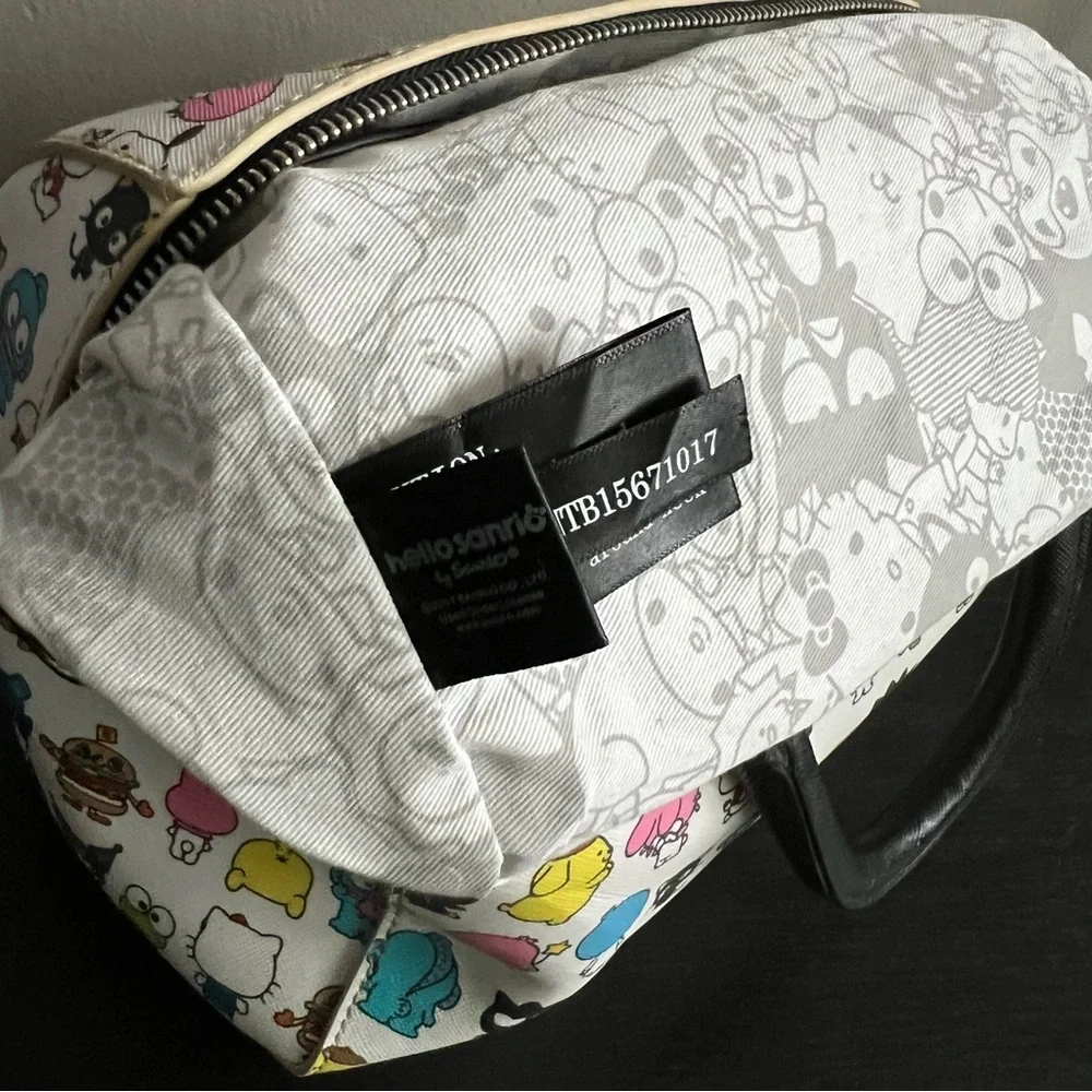 VERY RARE Loungefly loves Sanrio AOP Character Crossbody Purse Bag Satchel HEART